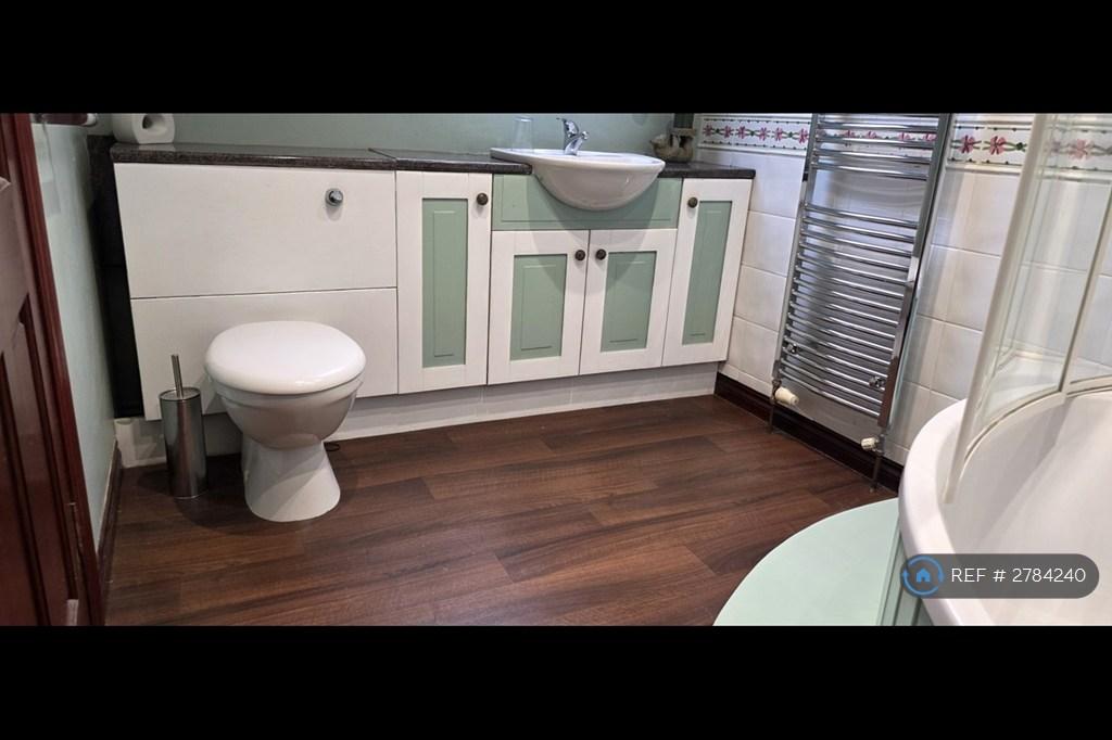 Bedroom 2 En Suite