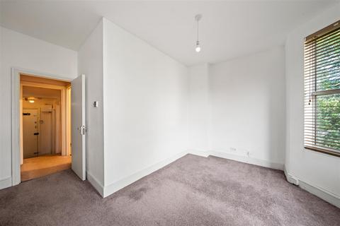 1 bedroom flat for sale, Holmesdale Road, London