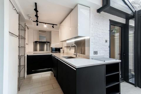 2 bedroom flat to rent, Albert Street, London NW1