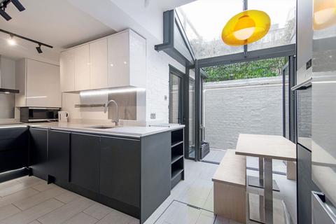 2 bedroom flat to rent, Albert Street, London NW1