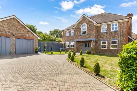 Bluebell Drive, St James Hamlet, Goffs Oak