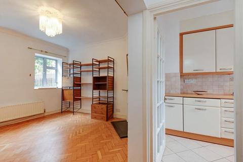 1 bedroom flat to rent, New End, Hampstead, London, NW3