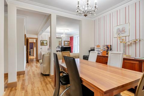 4 bedroom flat for sale, Barrow Hill Estate, London, NW8