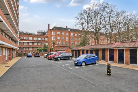 4 bedroom flat for sale, Barrow Hill Estate, London, NW8