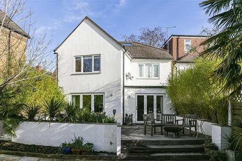Garth Road, Kingston Upon Thames KT2