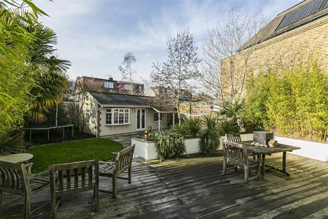 undefined, Garth Road, Kingston Upon Thames KT2
