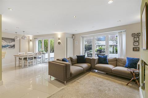 undefined, Garth Road, Kingston Upon Thames KT2