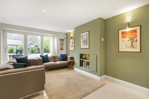 undefined, Garth Road, Kingston Upon Thames KT2