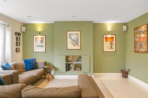undefined, Garth Road, Kingston Upon Thames KT2