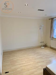 undefined, Silbury Avenue, Mitcham, Greater London