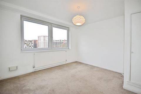 undefined, Romulus Court, Brentford Dock