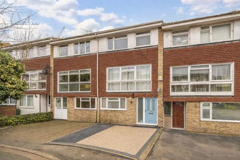 undefined, Lanark Close, London W5