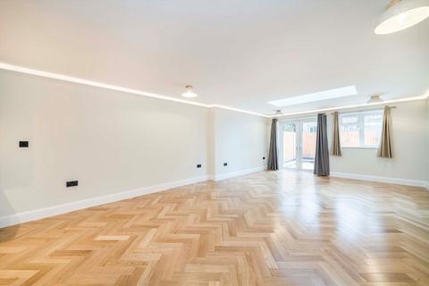 undefined, Lanark Close, London W5