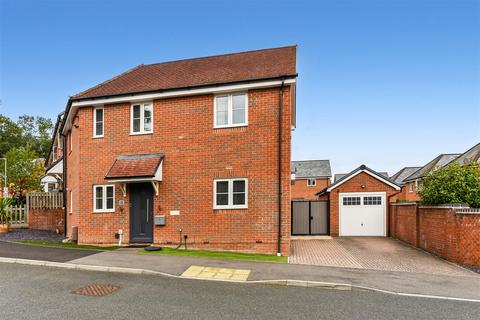 3 bedroom detached house for sale, Oak Leaf Way, Horndean