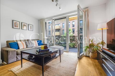 2 bedroom flat for sale, Oxley Square, St. Andrew's, Bromley-By-Bow, London, E3