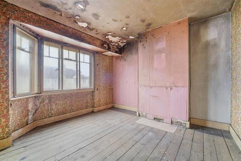 3 bedroom terraced house for sale, Waye Avenue, Hounslow TW5