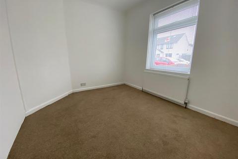 2 bedroom end of terrace house for sale, Church Elm Lane, Dagenham