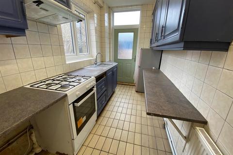 2 bedroom end of terrace house for sale, Church Elm Lane, Dagenham