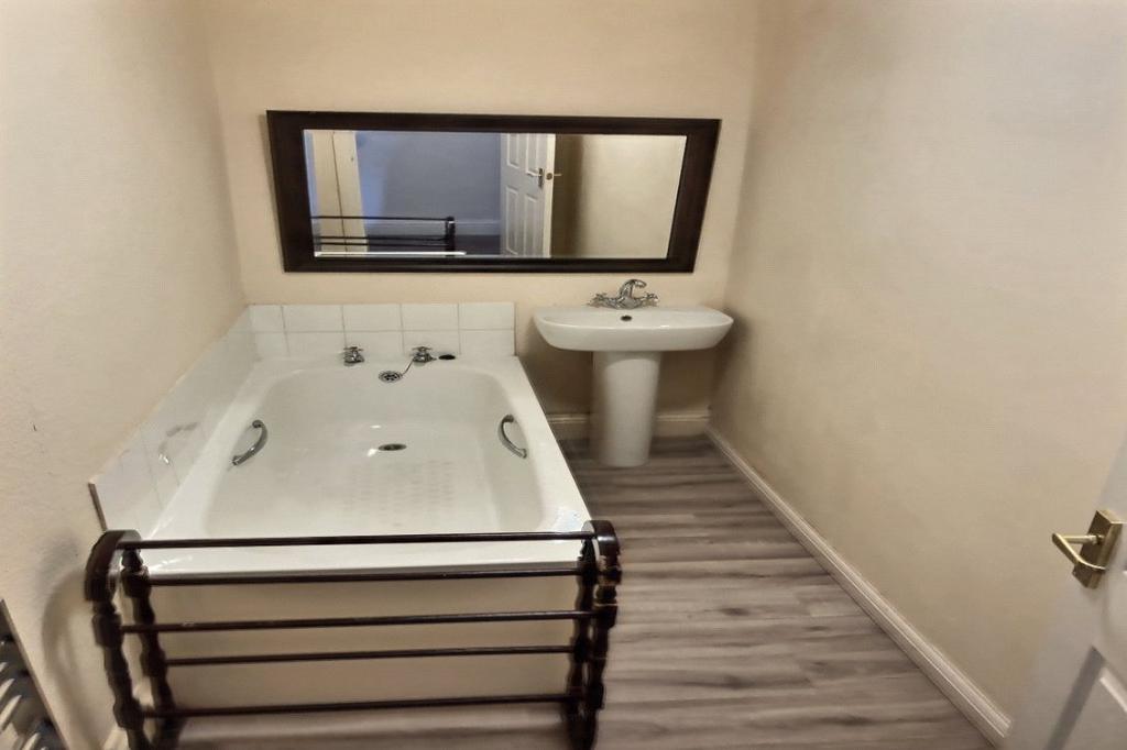 Picture No. 04