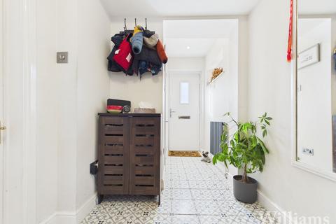 3 bedroom terraced house for sale, Narbeth Drive, Aylesbury HP20