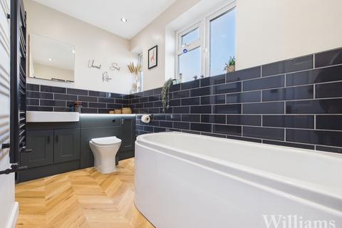 3 bedroom terraced house for sale, Narbeth Drive, Aylesbury HP20
