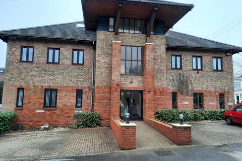 1 bedroom flat to rent, Botley Road, Park Gate SO31