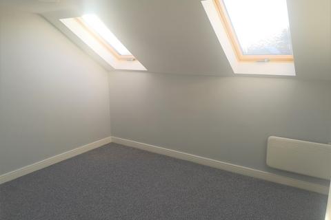 1 bedroom flat to rent, Botley Road, Park Gate SO31