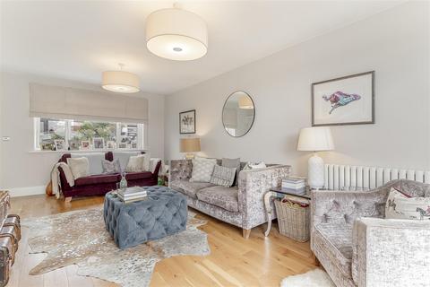 undefined, Kirkwood Drive, Leeds