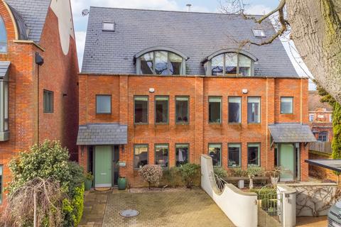 4 bedroom semi-detached house for sale, Mews Court Rear of 22, Bancroft