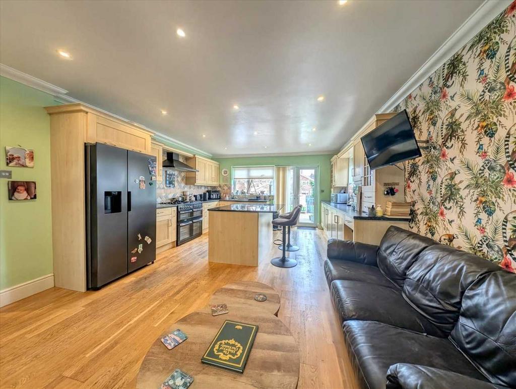 Kitchen / Family
