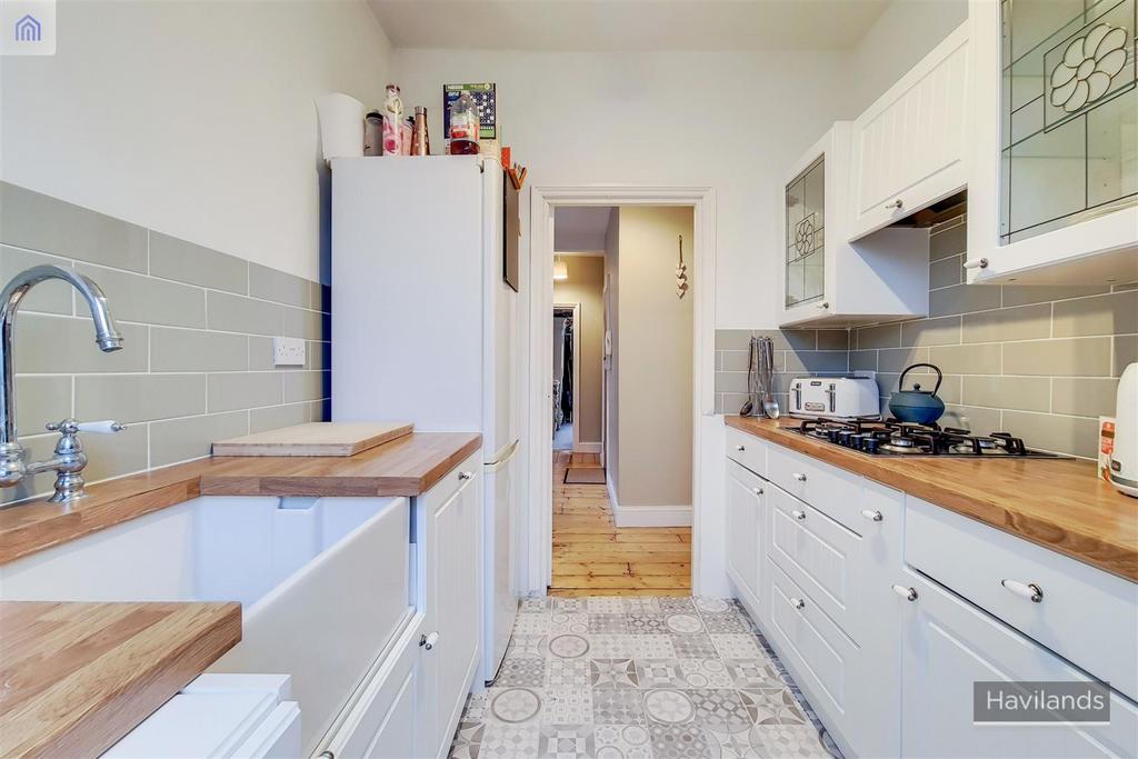 2 Kitchen-0.jpg