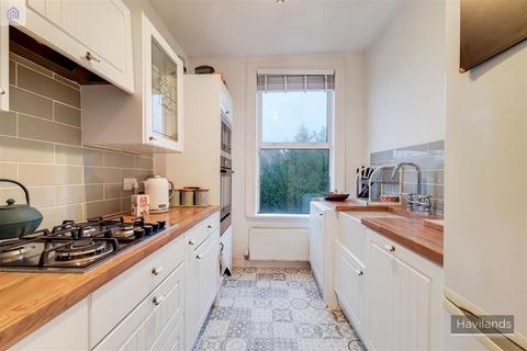2 bedroom flat to rent, Station Road, Winchmore Hill, N21