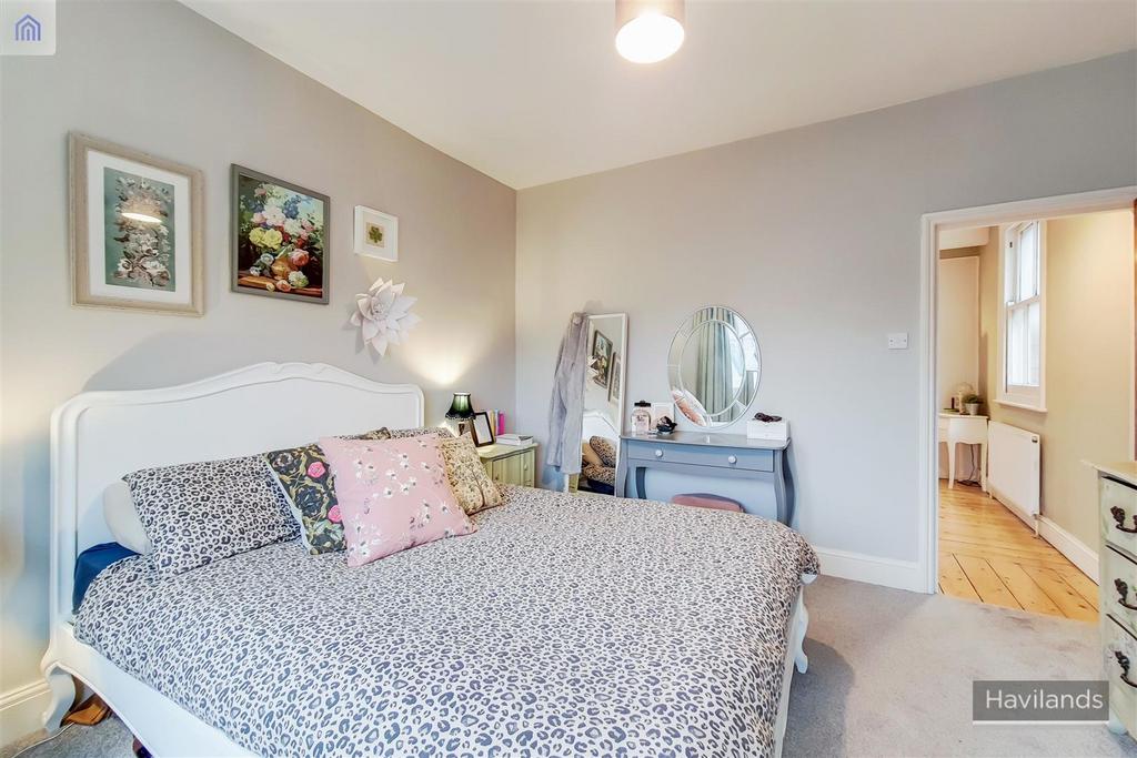 4 Main Bedroom-0.jpg