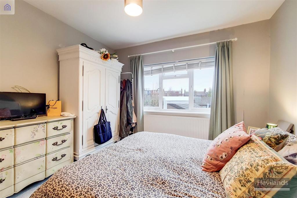 4 Main Bedroom-1.jpg