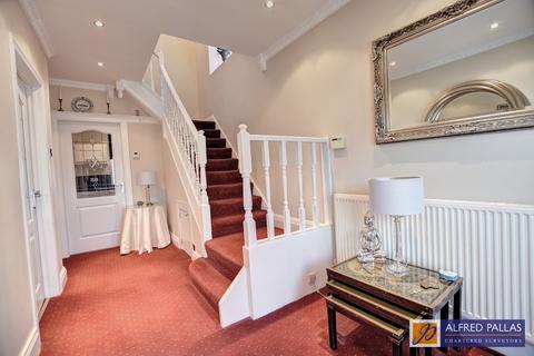 3 bedroom semi-detached house for sale, Marina Avenue, Fulwell