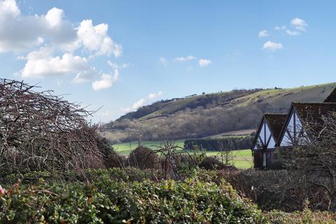 undefined, Amberley - easy distance to the village centre