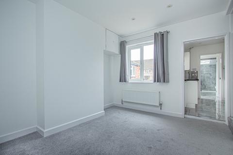 3 bedroom terraced house to rent, Lime Terrace, Wellingborough NN9