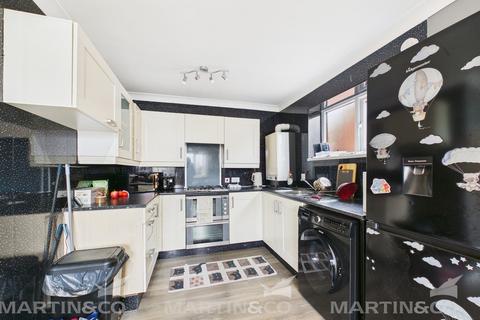 undefined, Travis Court, Shadyside