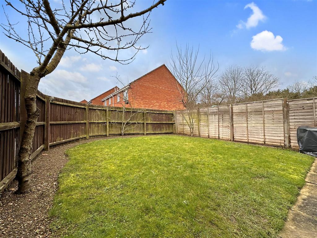 Enclosed Rear Garden 936