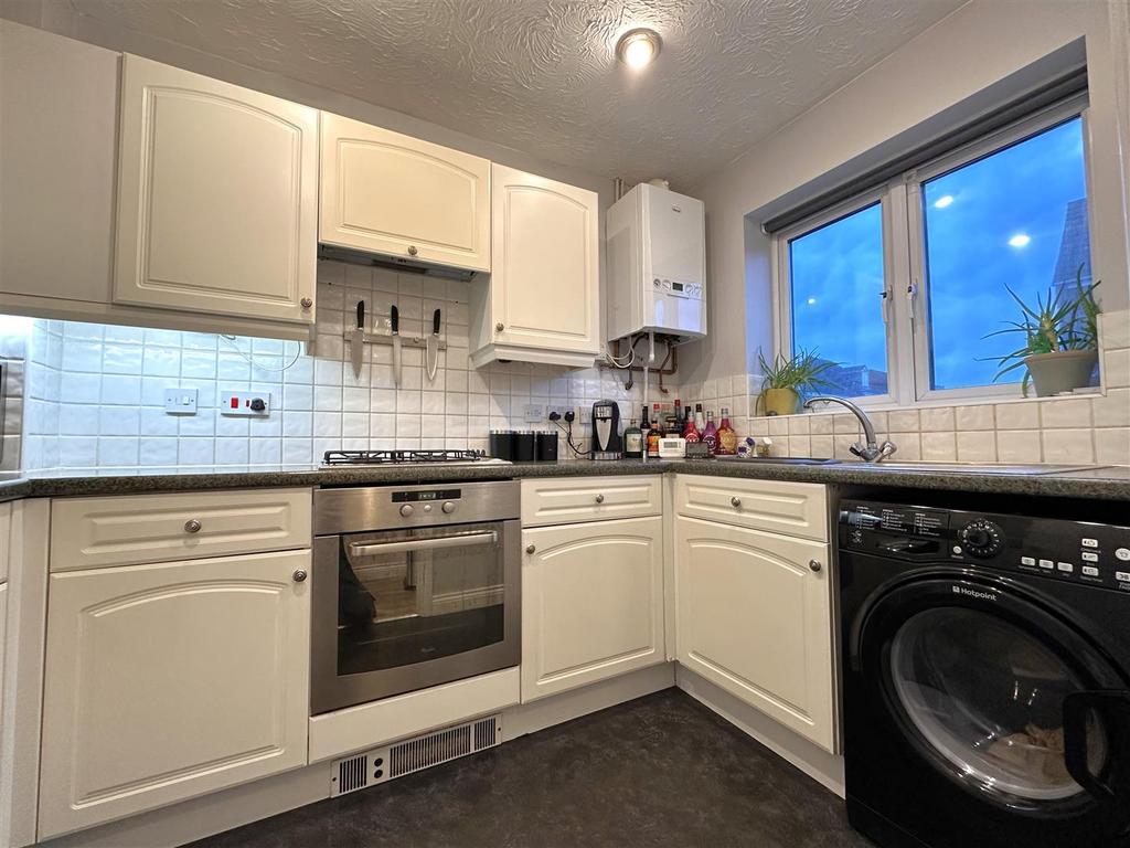 Modern Fitted Kitchen 846