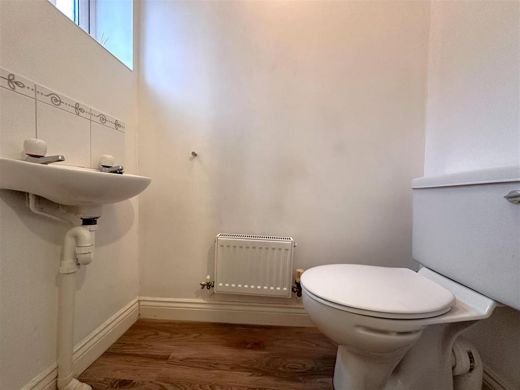 Ground Floor W.C 859