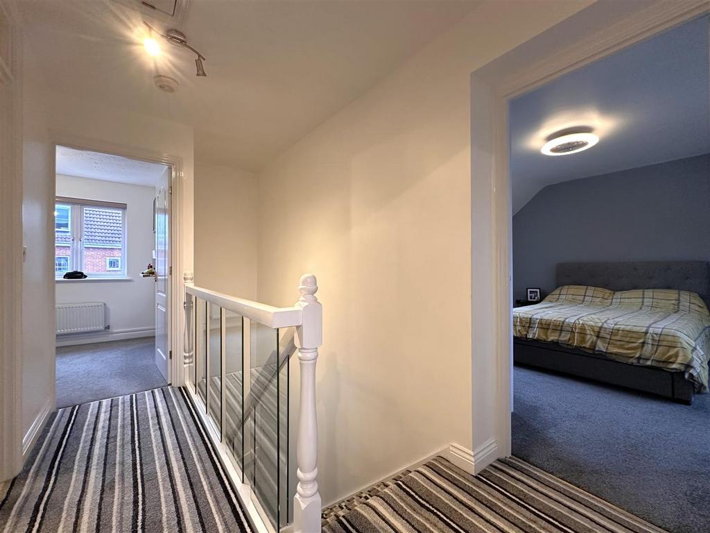 First Floor Landing 893