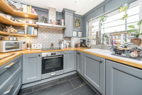 2 bedroom flat for sale, Spurstowe Terrace, London E8