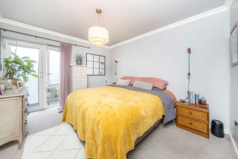 2 bedroom flat for sale, Spurstowe Terrace, London E8