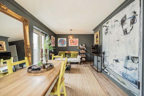 2 bedroom flat for sale, Spurstowe Terrace, London E8