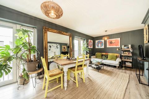 Spurstowe Terrace, London E8