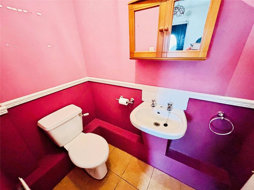 Cloakroom/Wc