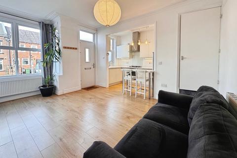 2 bedroom terraced house to rent, Woodside Place, Leeds LS4