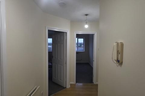 1 bedroom semi-detached house to rent, Hayes UB4