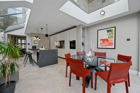 3 bedroom terraced house for sale, Nasmyth Street, London W6